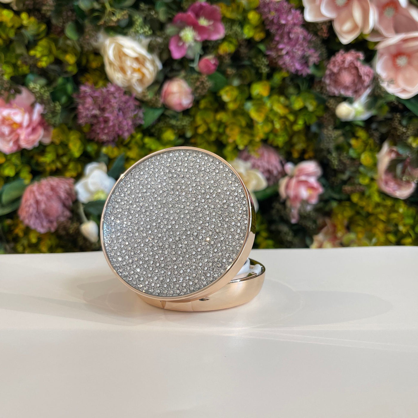 Jewelry Radiant Cushion Cream silver