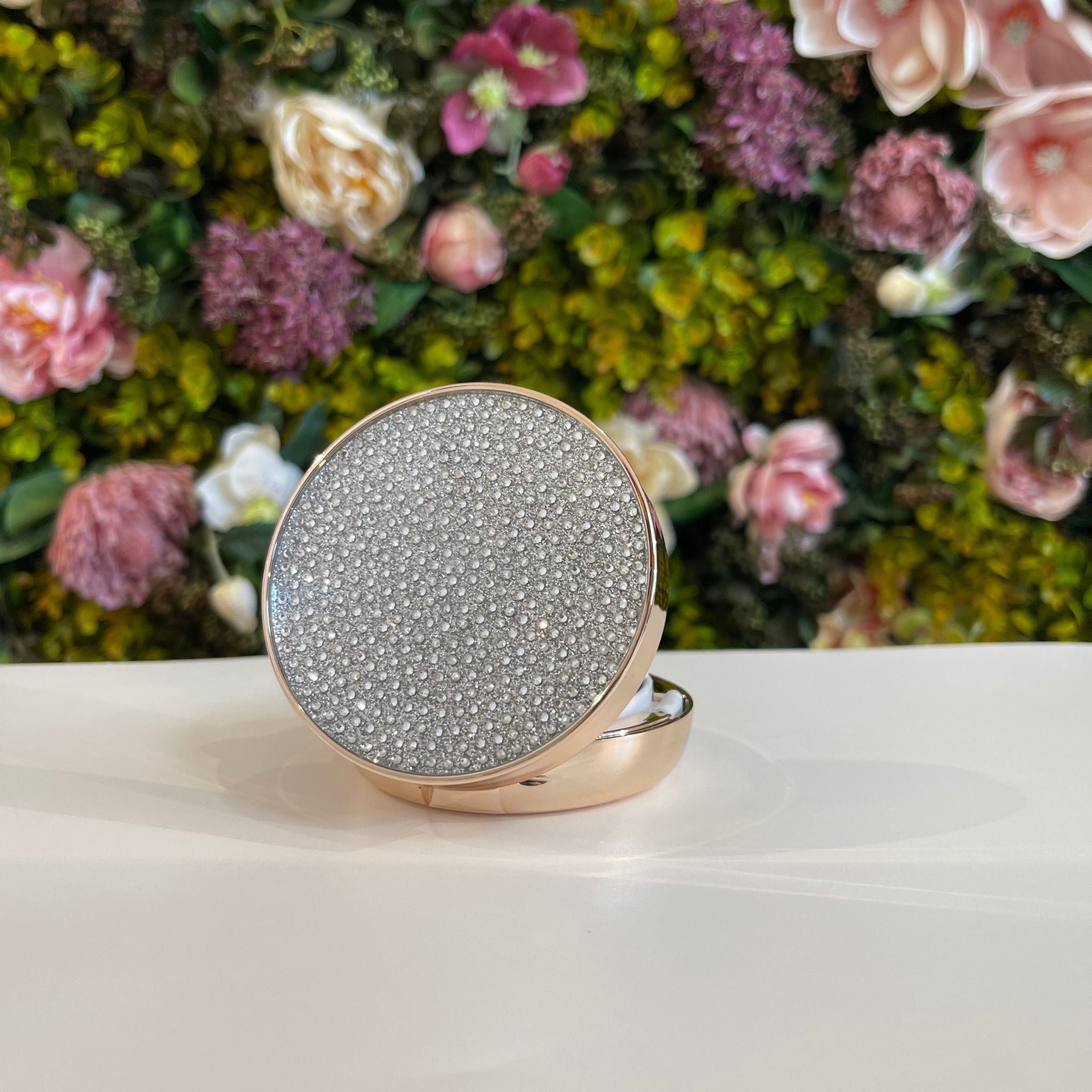 Jewelry Radiant Cushion Cream silver